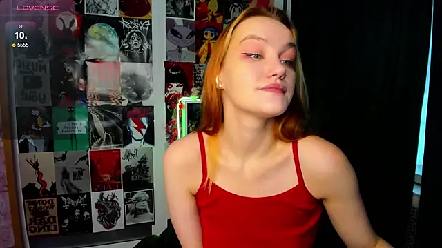 Snapshot of Ida_FaneStain chatting on 10.26.25 Ida FaneStain online show from 10.26.25