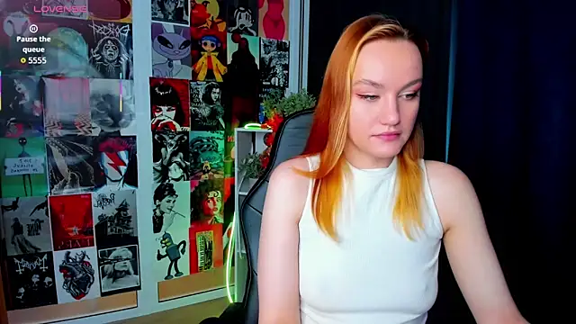 Snapshot of Ida_FaneStain chatting on 11.14.25 Ida FaneStain online show from 11.14.25