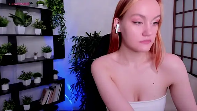 Snapshot of Ida_FaneStain chatting on 11.16.25 Ida FaneStain online show from 11.16.25