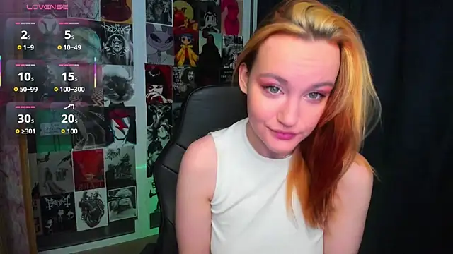 Snapshot of Ida_FaneStain chatting on 12.23.25 Ida FaneStain online show from 12.23.25