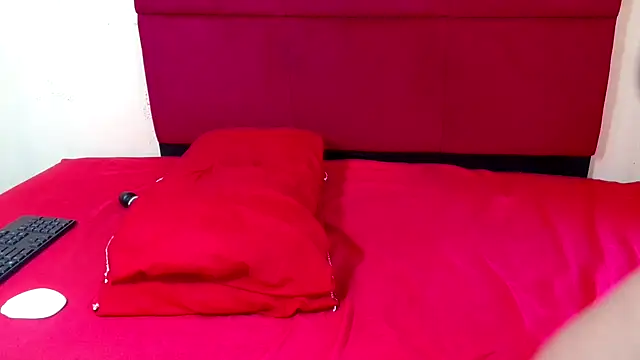 HugeTitisxx online show from 03.25.26