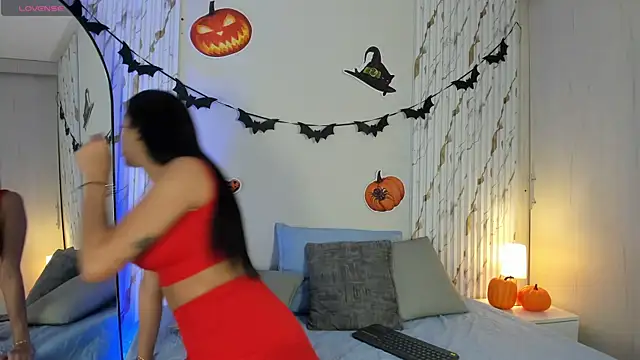 MissVioleet  online show from 10.22.25