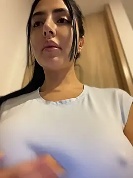 Snapshot of oh_nina chatting on 07.18.26 oh nina online show from 07.18.26