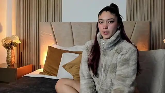 Victoria Beaumont online show from 10.04.25