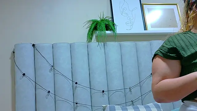 JenaCooper  online show from 02.05.26