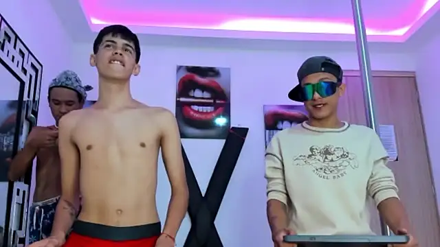 TWINKS FRIENDS online show from 10.20.25