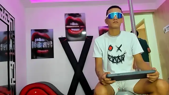 TWINKS FRIENDS online show from 10.31.25