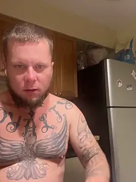 Snapshot of tattedpipeliner chatting on 11.03.25 tattedpipeliner online show from 11.03.25