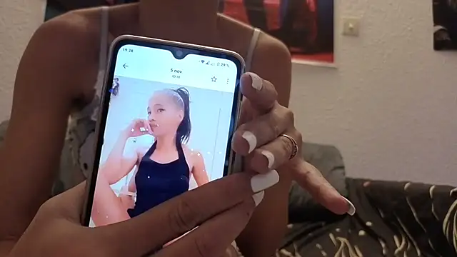 Snapshot of Oulola777 chatting on 11.10.25 Oulola777 online show from 11.10.25