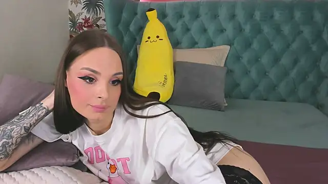 NaughtyLoryy online show from 10.29.25