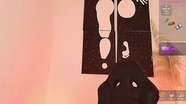 Iamlola  online show from 09.25.25