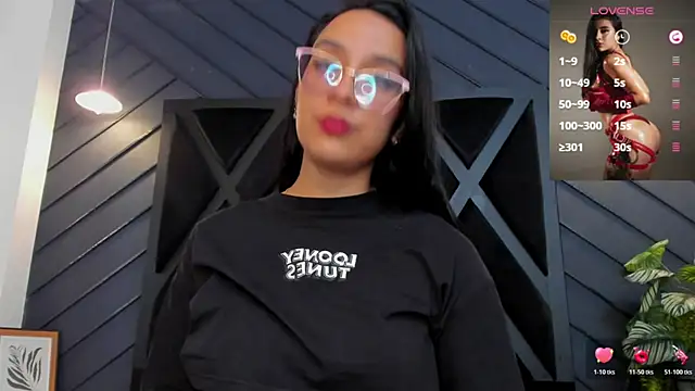 zoe martins  online show from 10.25.25