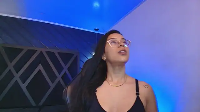 zoe martins  online show from 03.12.26