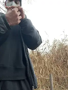 Snapshot of SL_NIKI_PUBLIC chatting on 12.21.25 SL NIKI PUBLIC online show from 12.21.25