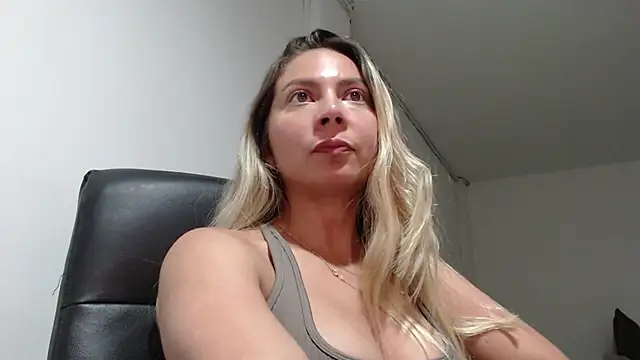 manelyk 17 online show from 03.03.26