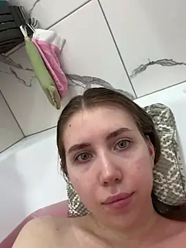 Snapshot of EvaAkins chatting on 03.24.26 EvaAkins online show from 03.24.26