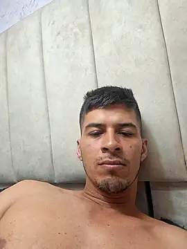 Snapshot of piterrr_hot chatting on 11.23.25 piterrr hot online show from 11.23.25