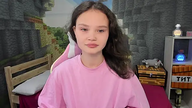 EmilyChaves online show from 10.20.25