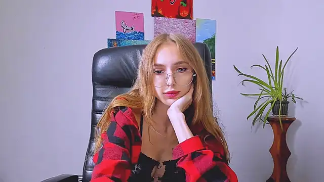 Snapshot of Miss_SammyQ chatting on 09.24.25 Miss SammyQ online show from 09.24.25