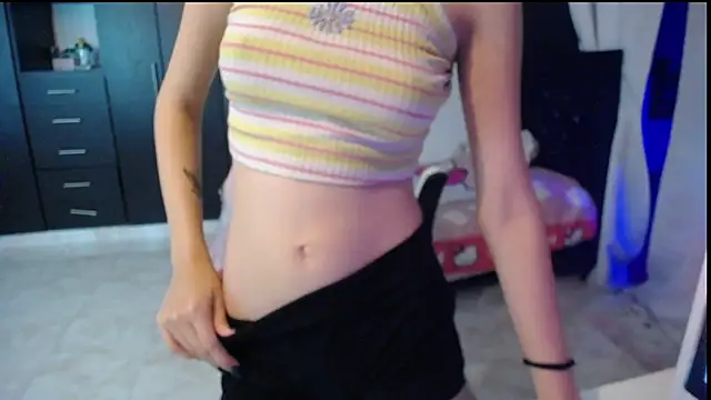 Snapshot of Elizabeth_rose02 chatting on 10.12.25 Elizabeth rose02 online show from 10.12.25