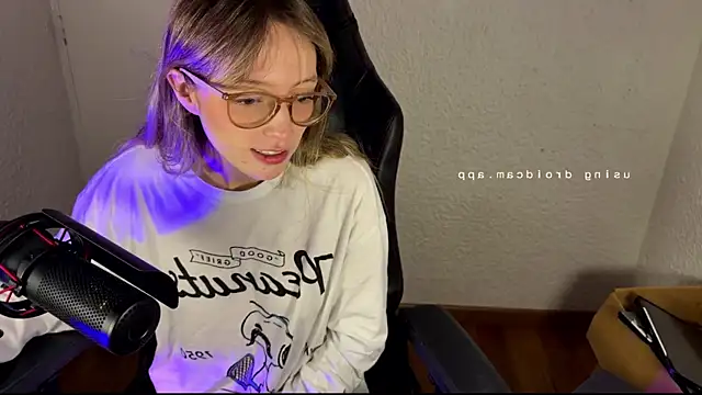 Snapshot of ReenKitty chatting on 06.16.26 ReenKitty online show from 06.16.26