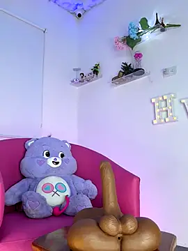 Helen Vidall online show from 10.06.25