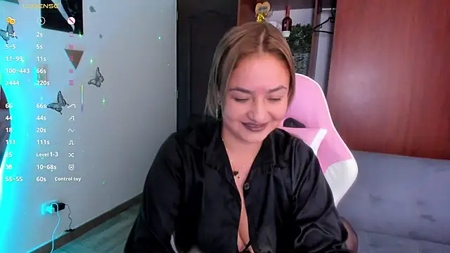 Snapshot of luciamature_ chatting on 02.10.26 luciamature online show from 02.10.26