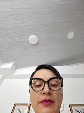 Snapshot of Daniela_Leonn chatting on 09.18.25 Daniela Leonn online show from 09.18.25