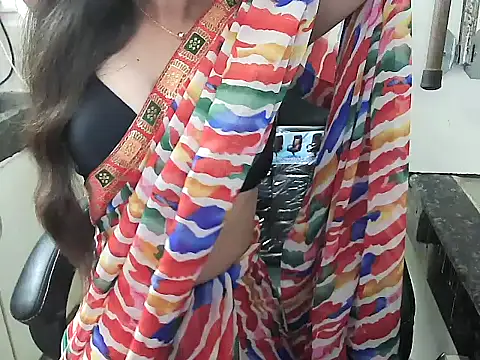 lovepihuu online show from 10.08.25