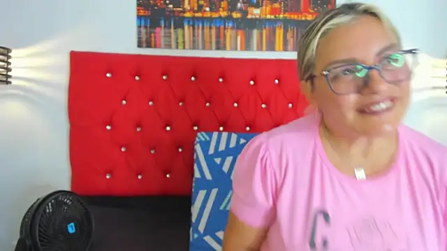 carolinacrus01 online show from 10.20.25