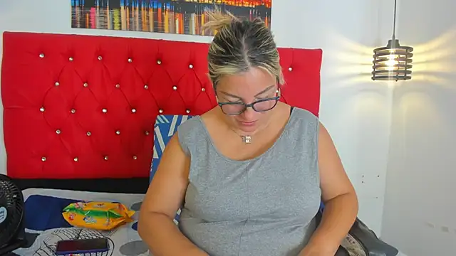 carolinacrus01 online show from 11.25.25