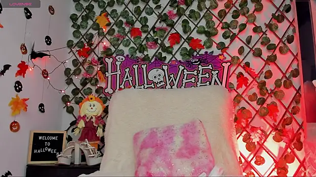 isabel jaames online show from 10.25.25