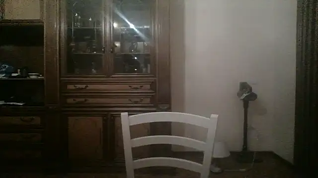 SarettaB90 online show from 12.21.25