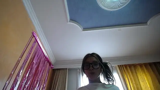 miss lilieth online show from 10.05.25