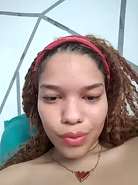 ChloeRaviss online show from 10.16.25