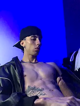 Snapshot of redmen69 chatting on 10.02.25 redmen69 online show from 10.02.25