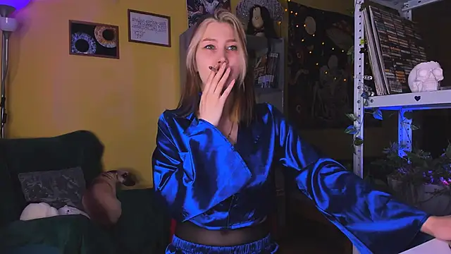 Nicole matt online show from 11.06.25