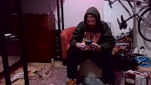 Snapshot of Magnetic127 chatting on 11.05.25 Magnetic127 online show from 11.05.25