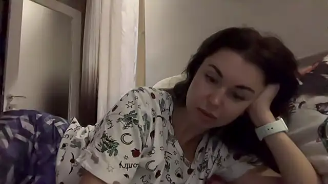 Snapshot of Gilin1 chatting on 10.30.25 Gilin1 online show from 10.30.25