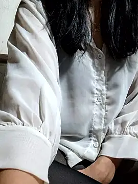 Snapshot of Maria2299 chatting on 02.19.26 Maria2299 online show from 02.19.26