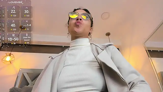 Hanna Cornee  online show from 01.10.26