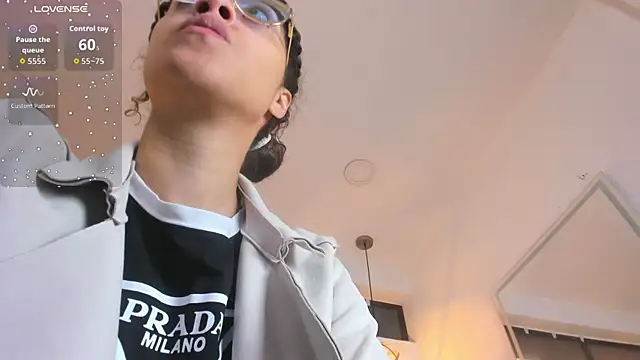 Hanna Cornee  online show from 01.16.26