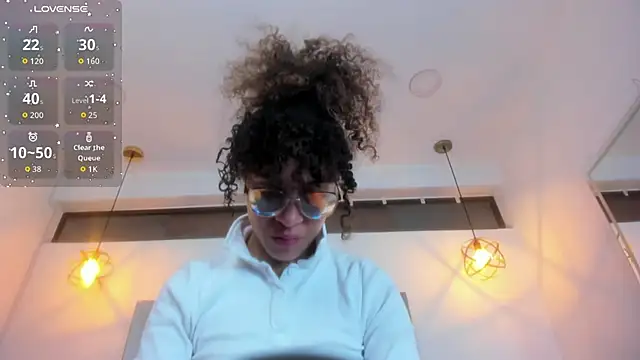 Hanna Cornee  online show from 02.15.26