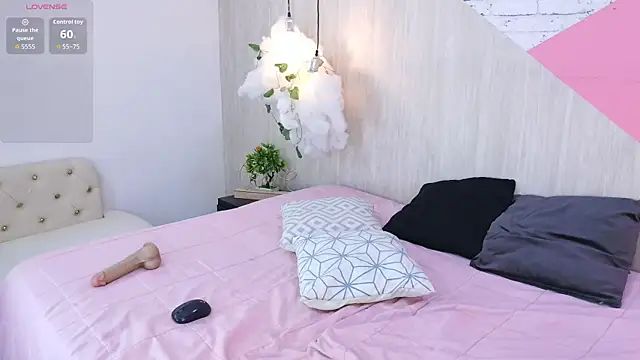 Snapshot of sophia_brunette_ chatting on 02.28.26 sophia brunette online show from 02.28.26