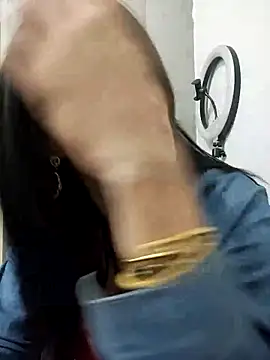 Kellye hotTs online show from 10.19.25