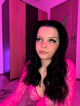 Snapshot of Mihadttraf chatting on 11.16.25 Mihadttraf online show from 11.16.25