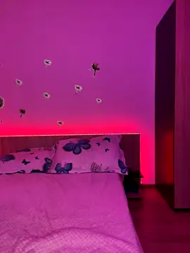 Snapshot of Mihadttraf chatting on 11.21.25 Mihadttraf online show from 11.21.25