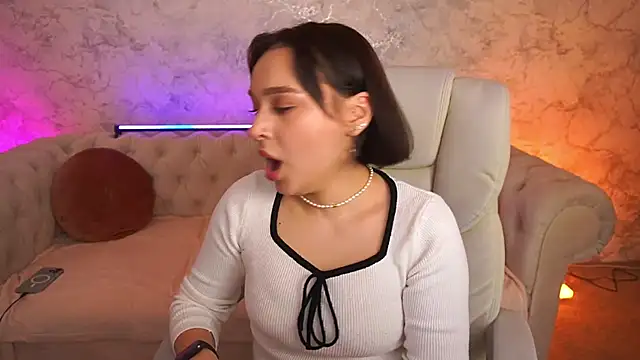 UrMuseOn online show from 12.20.25