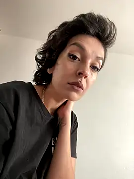 Snapshot of Piggiteablacktea chatting on 10.25.25 Piggiteablacktea online show from 10.25.25