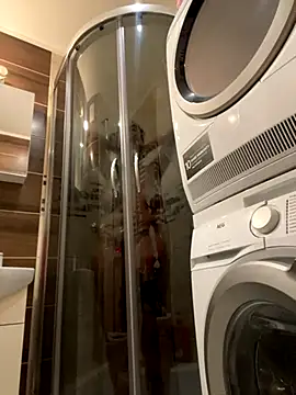 Snapshot of Piggiteablacktea chatting on 11.05.25 Piggiteablacktea online show from 11.05.25